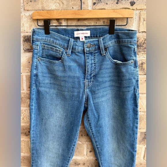Lucky Brand Light Blue Denim Jeans Size 10/30A - Picture 2 of 8